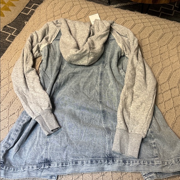 Forever 21 Light Gray Denim Jacket with Hood - Picture 3 of 3
